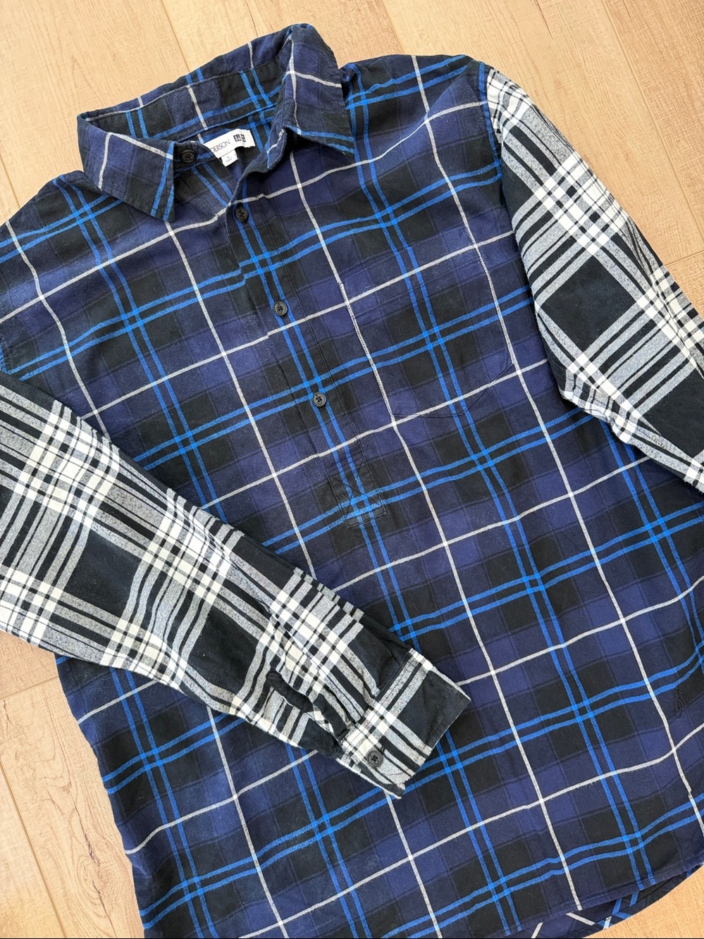 JW Anderson X Uniqlo Women’s Cotton Plaid Contrast Sleeve Pop Over Shirt-large